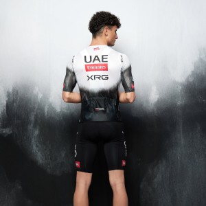 Herren UAE Team Emirates 2025 Magistrale Light Pissei trikot Radtrikot Kaufen Herren UAE Team Emirates 2025 Magistrale Light Pissei trikot Radtrikot Kaufen
