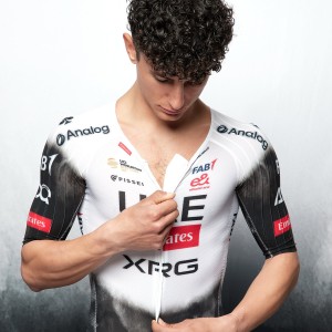 Herren UAE Team Emirates 2025 Hybrid Pissei body Radtrikot Kaufen